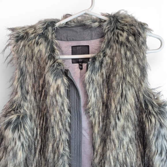 Joie Womens Size XS Vest Faux Fur & Faux Leather w/ Zipper Front - Picture 2 of 10